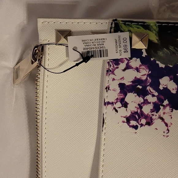 WHITE House Black Market Hydrangea GWP Pouch - Picture 8 of 11